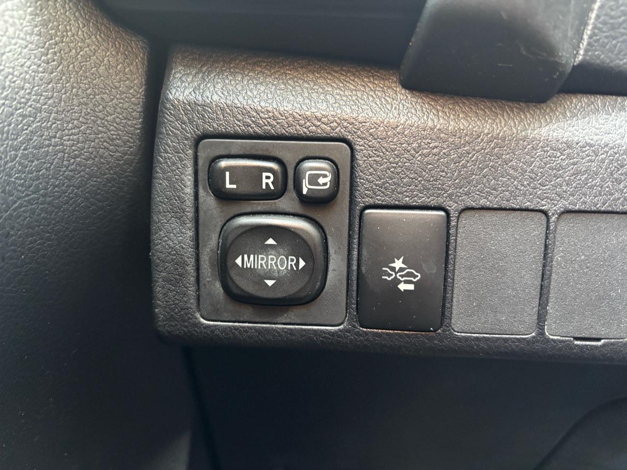 2017 Toyota Corolla iM 4dr HB AUTO Photo