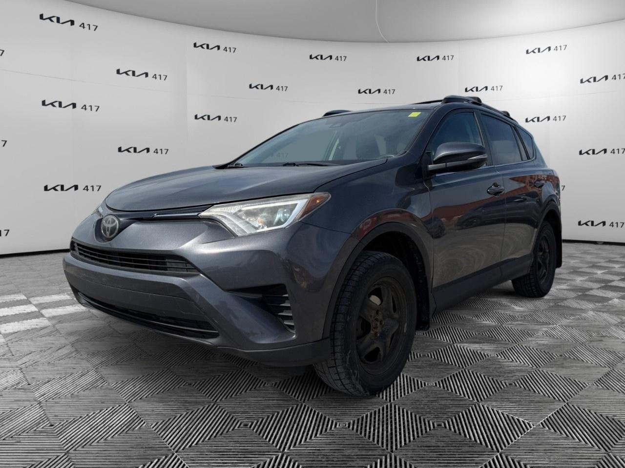 Used 2018 Toyota RAV4 FWD LE for sale in Gloucester, ON