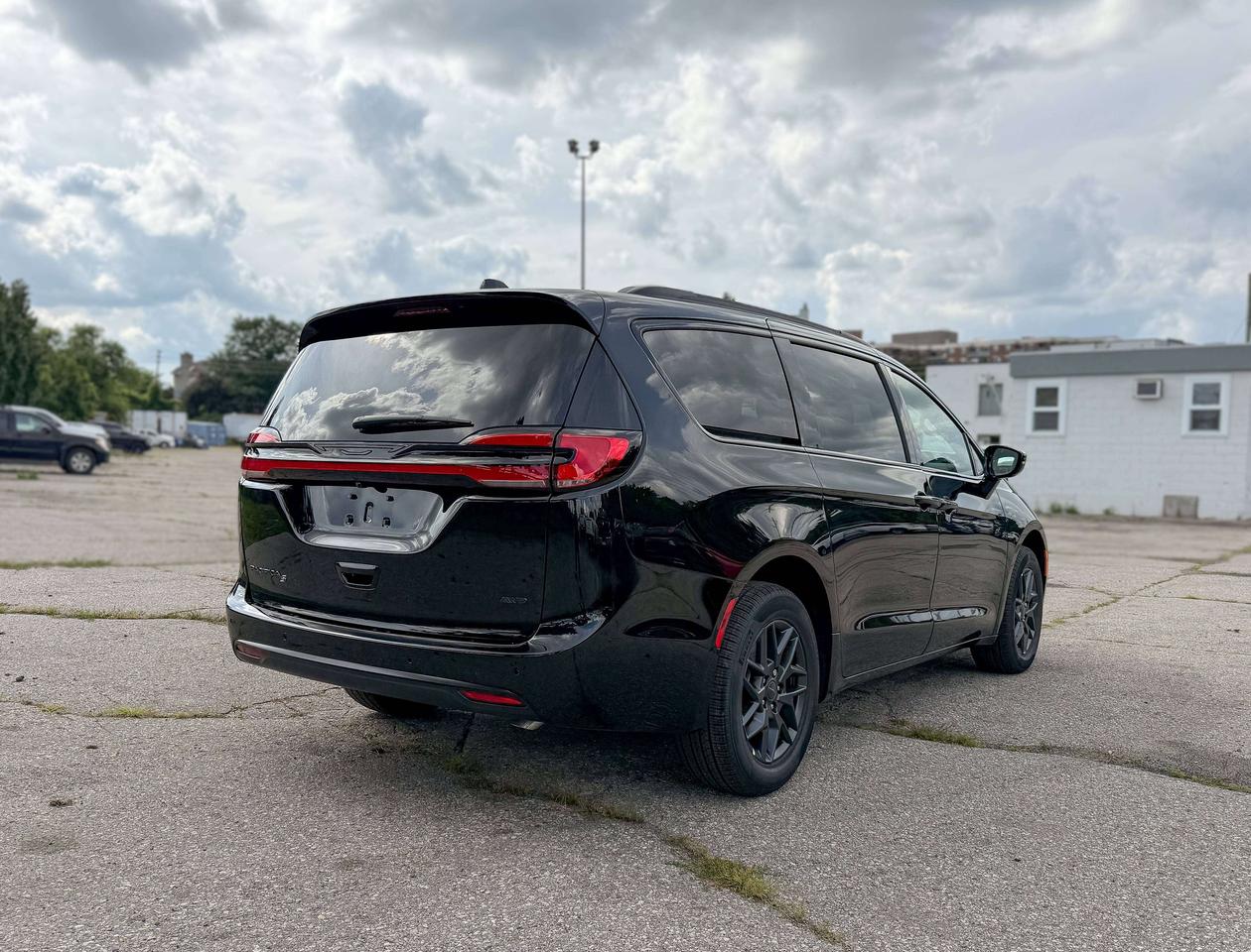2027 Chrysler Pacifica Select AWD | S Package Photo