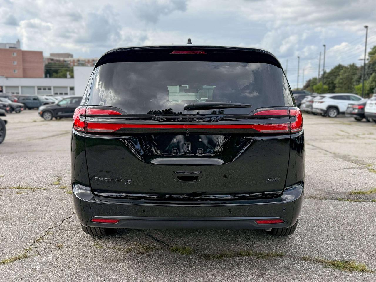 2027 Chrysler Pacifica Select AWD | S Package Photo