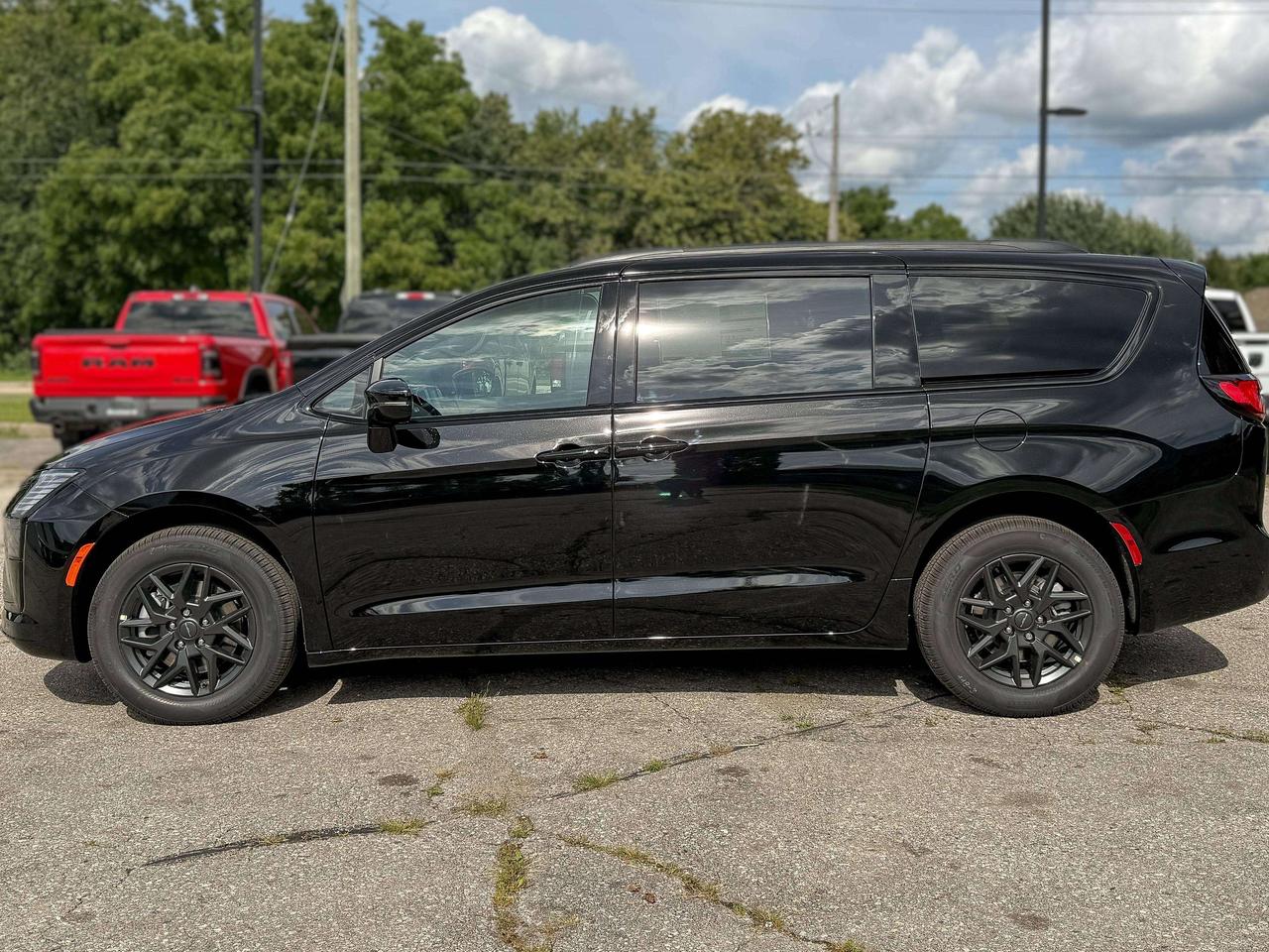 2027 Chrysler Pacifica Select AWD | S Package Photo