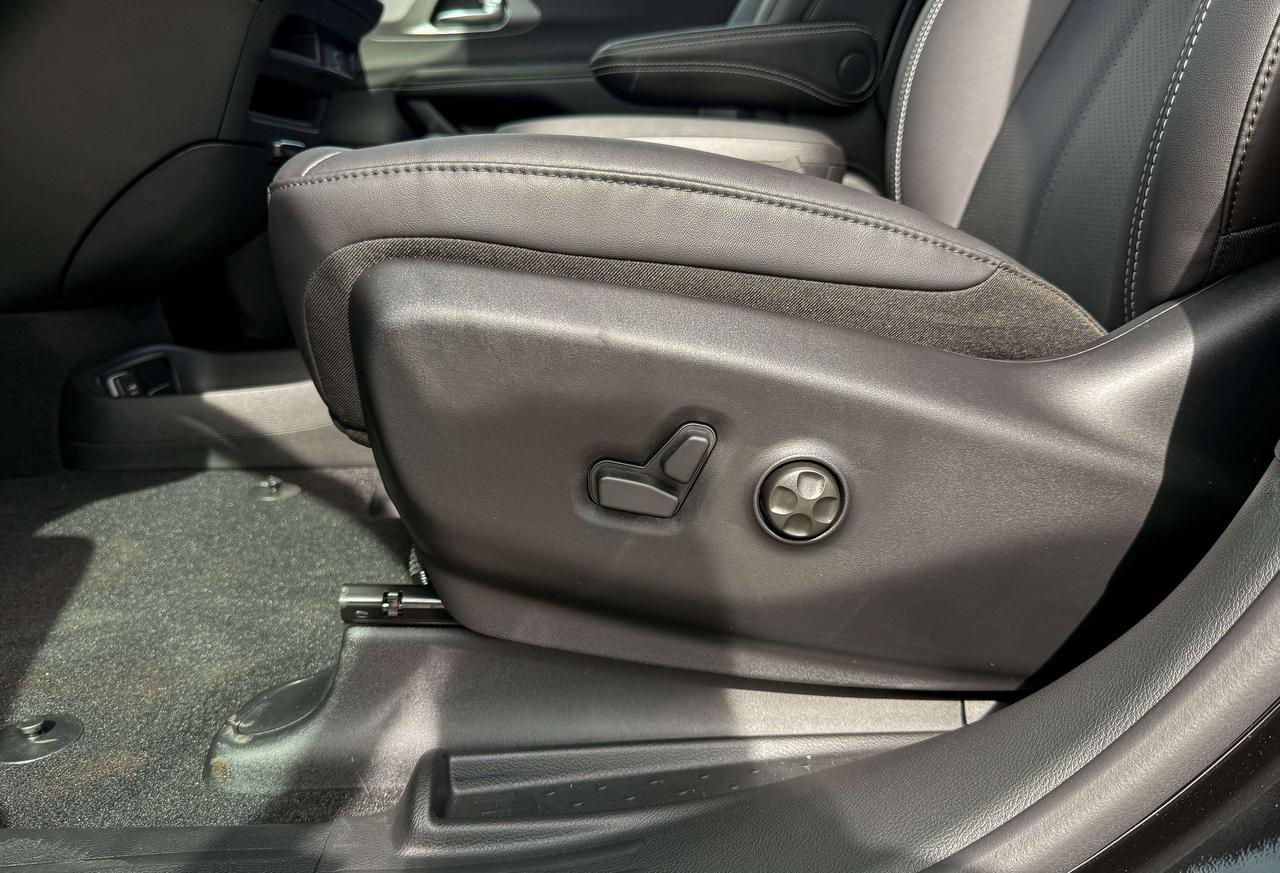 2027 Chrysler Pacifica Select AWD | S Package Photo