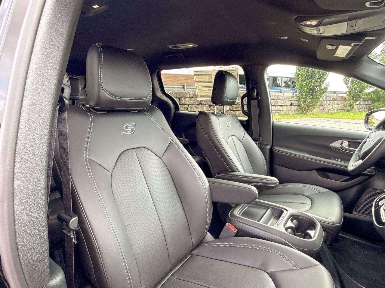 2027 Chrysler Pacifica Select AWD | S Package Photo