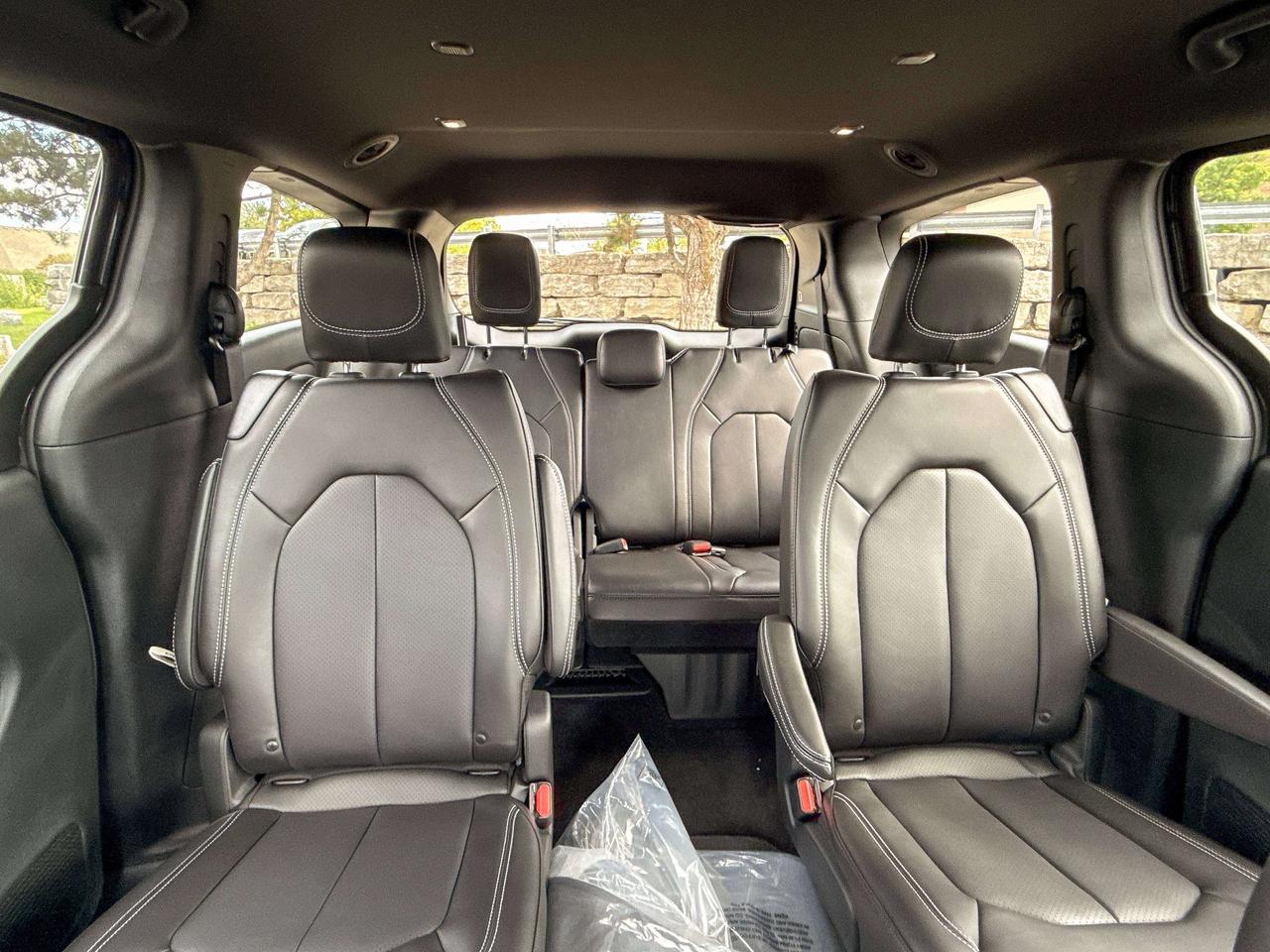 2027 Chrysler Pacifica Select AWD | S Package Photo