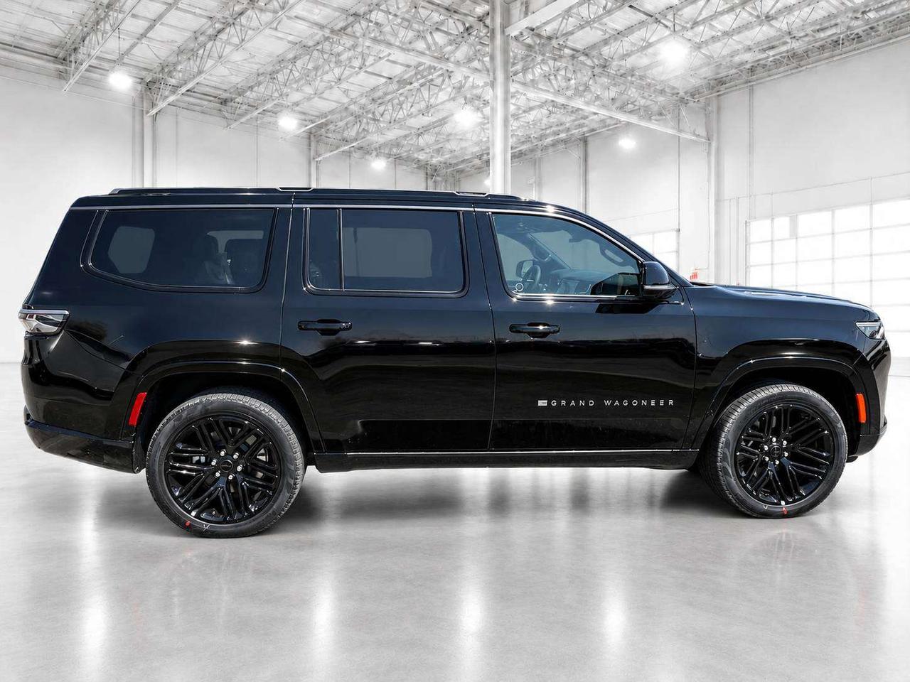 2026 Jeep Grand Wagoneer LIMITES RESERVE | Blackout Pkg | HD Tow Pkg | 4x4 Photo3