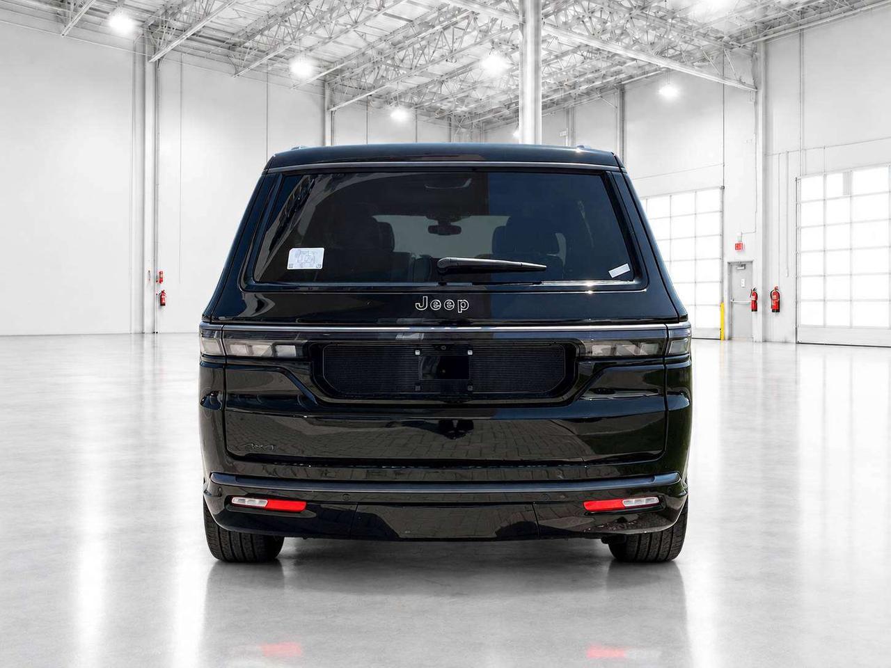 2026 Jeep Grand Wagoneer LIMITES RESERVE | Blackout Pkg | HD Tow Pkg | 4x4 Photo