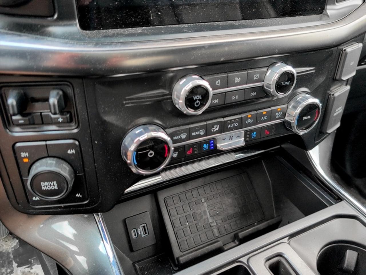 2022 Ford F-150 Lariat w/Black App. Pkg Photo
