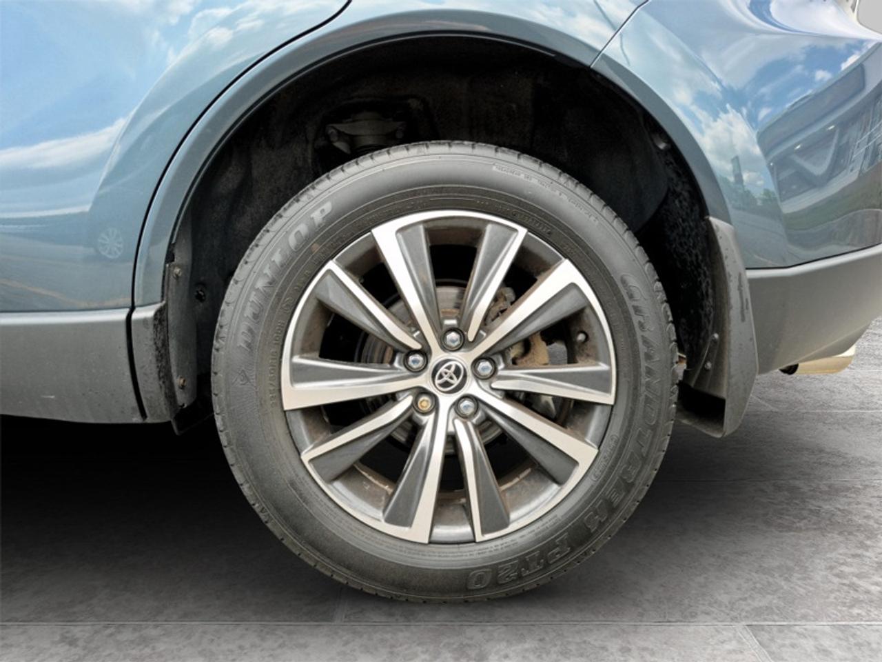 2022 Toyota Venza LE  **HYBRID - CLEAN CARFAX** Photo
