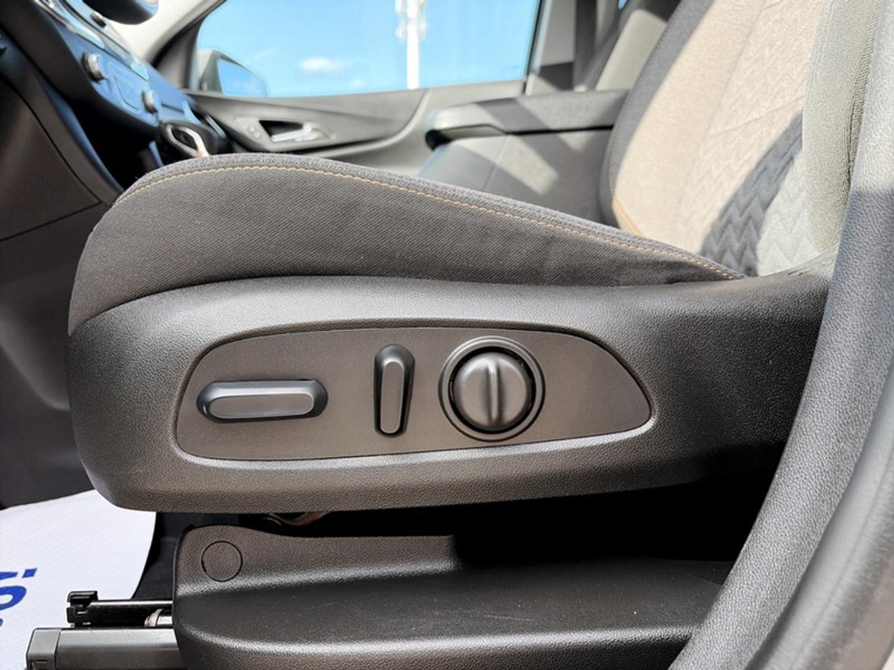 2024 Chevrolet Equinox LT  **CLEAN CARFAX** Photo