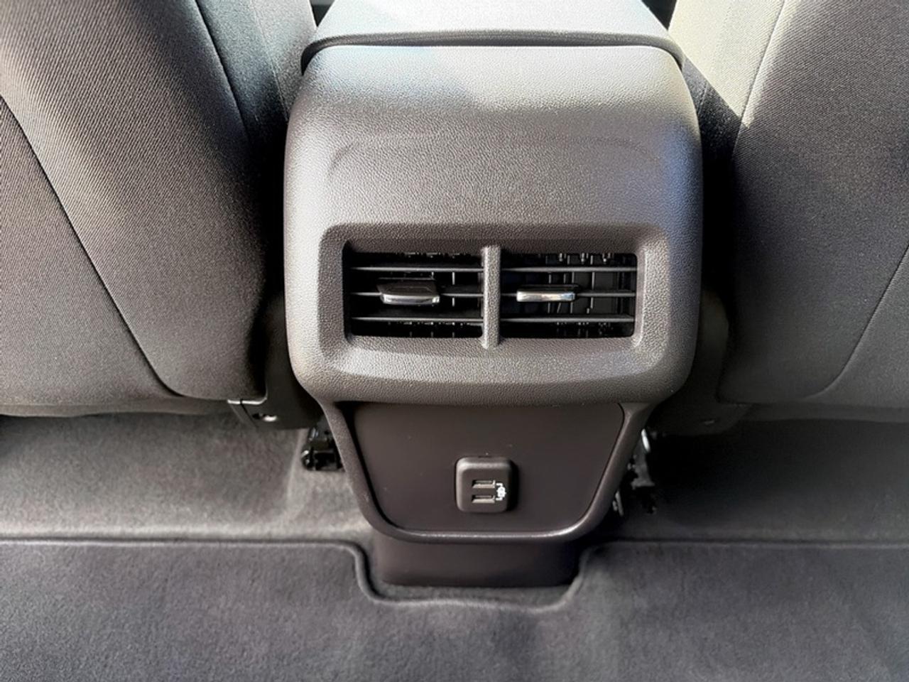 2024 Chevrolet Equinox LT  **CLEAN CARFAX** Photo