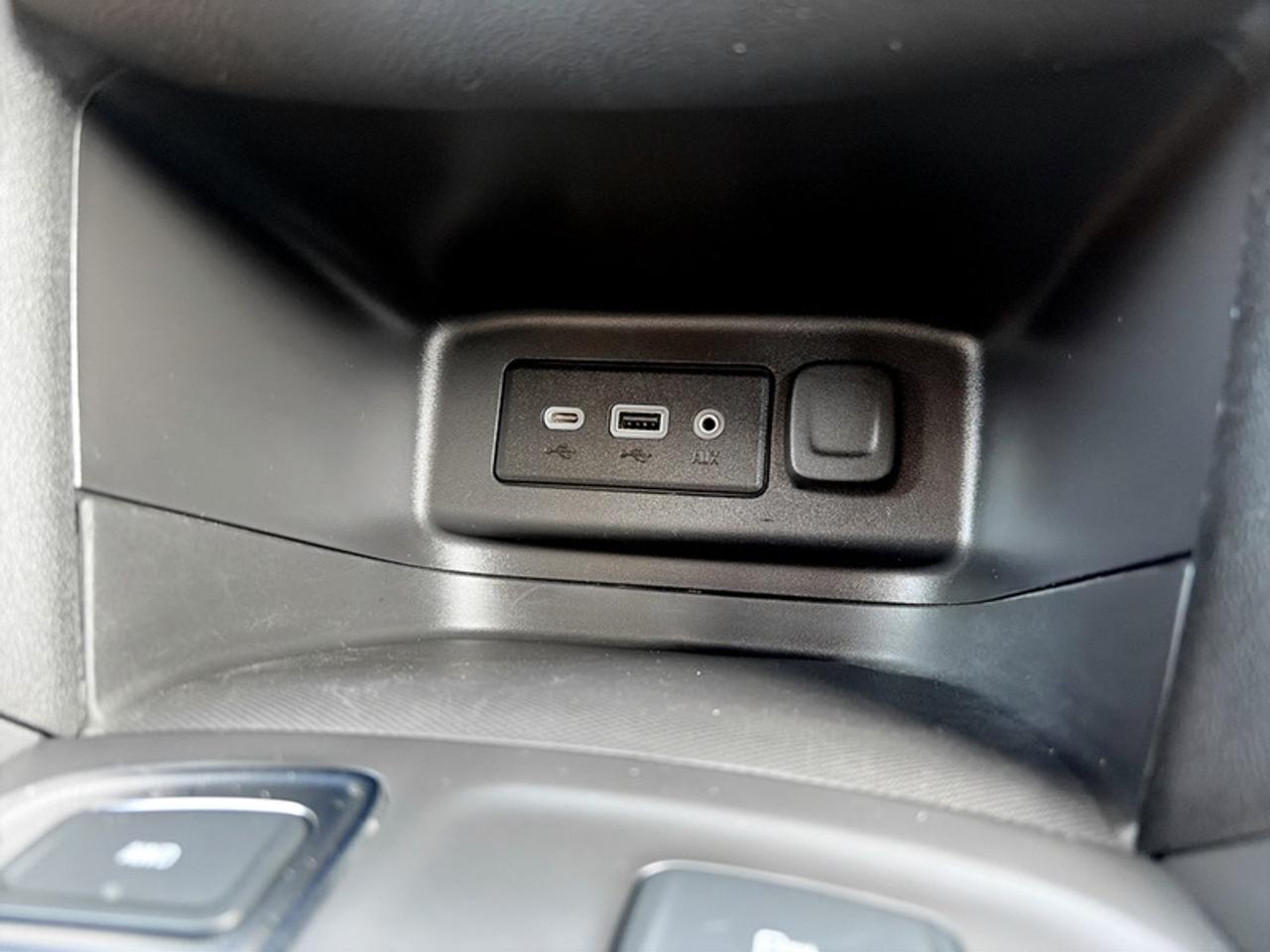 2024 Chevrolet Equinox LT  **CLEAN CARFAX** Photo