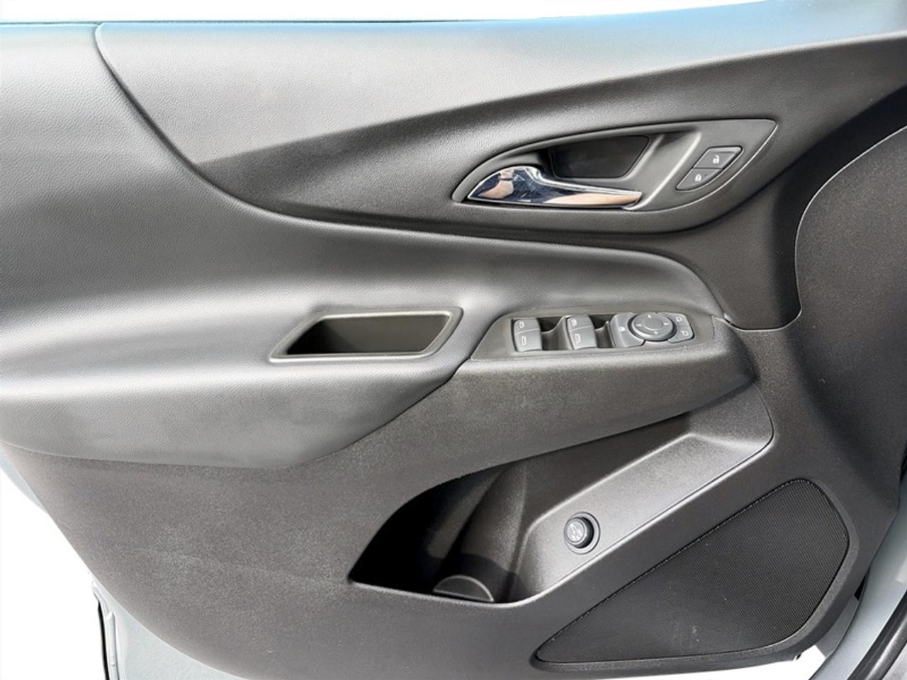 2024 Chevrolet Equinox LT  **CLEAN CARFAX** Photo