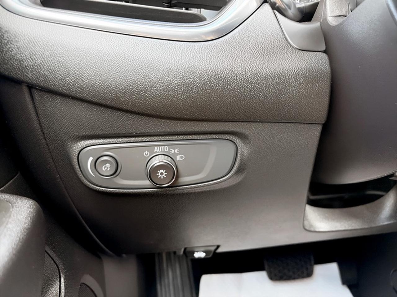 2024 Chevrolet Equinox LT  **CLEAN CARFAX** Photo