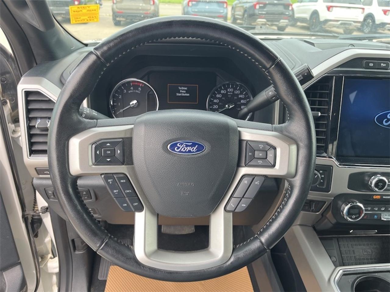 2022 Ford F-250 Super Duty Lariat  - Leather Seats Photo5