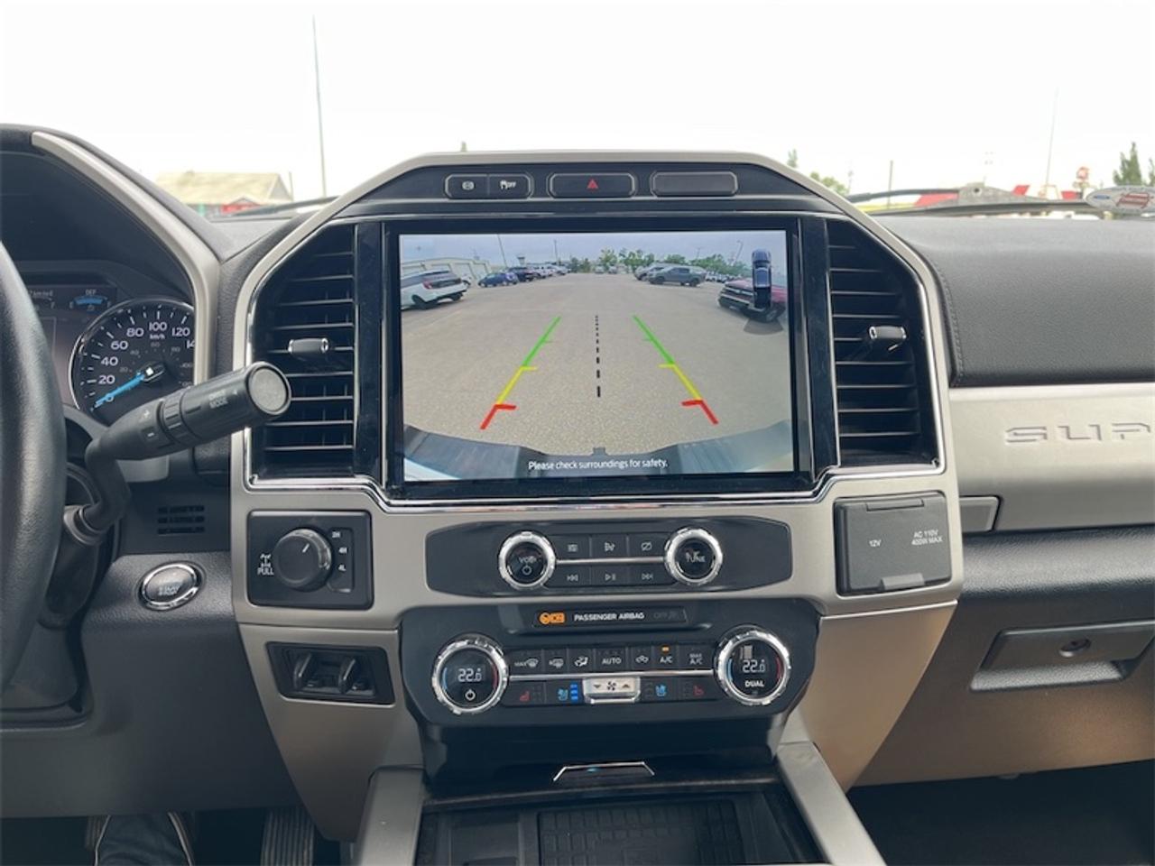 2022 Ford F-250 Super Duty Lariat  - Leather Seats Photo5