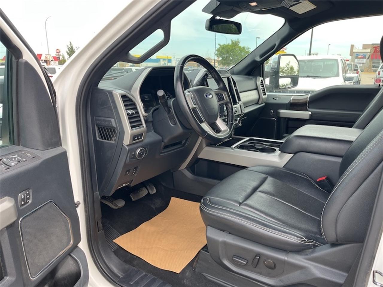 2022 Ford F-250 Super Duty Lariat  - Leather Seats Photo5