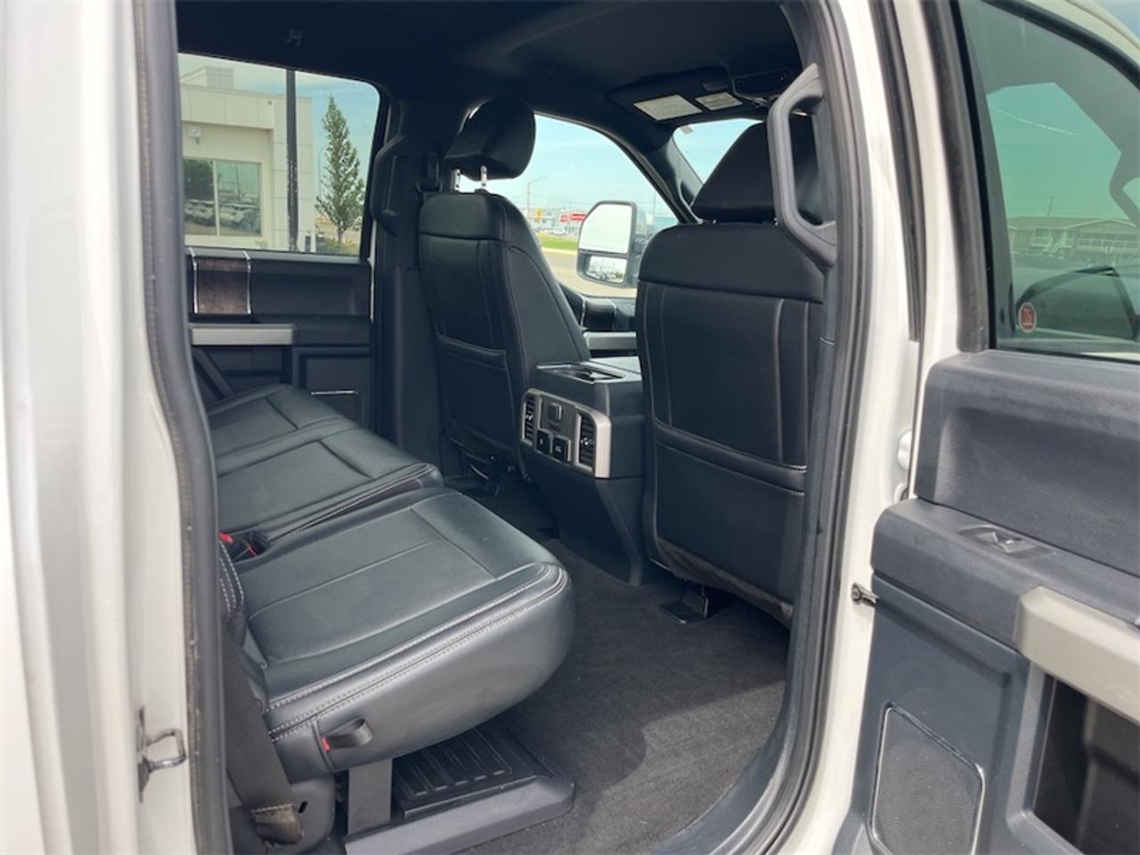 2022 Ford F-250 Super Duty Lariat  - Leather Seats Photo5