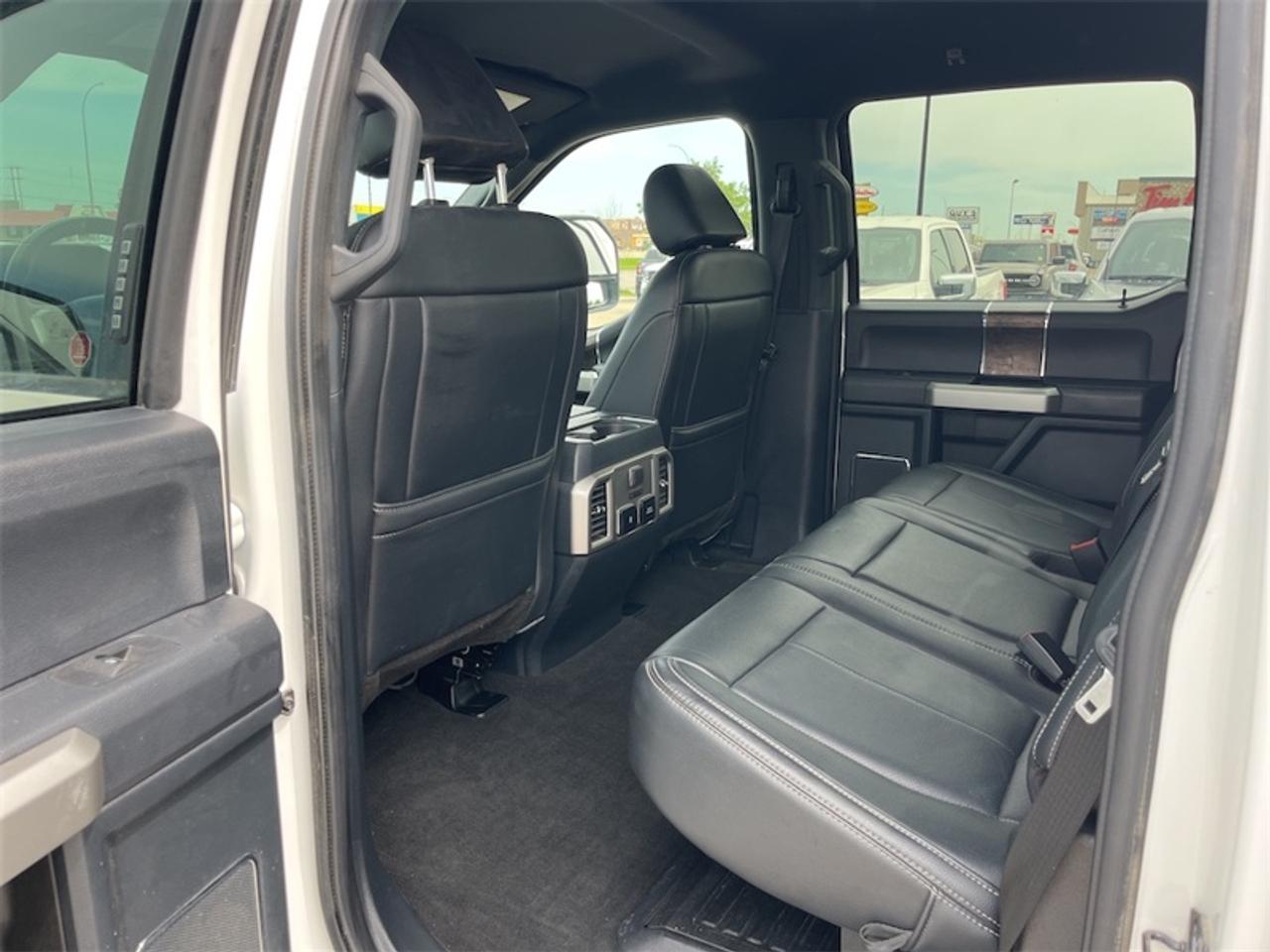2022 Ford F-250 Super Duty Lariat  - Leather Seats Photo5