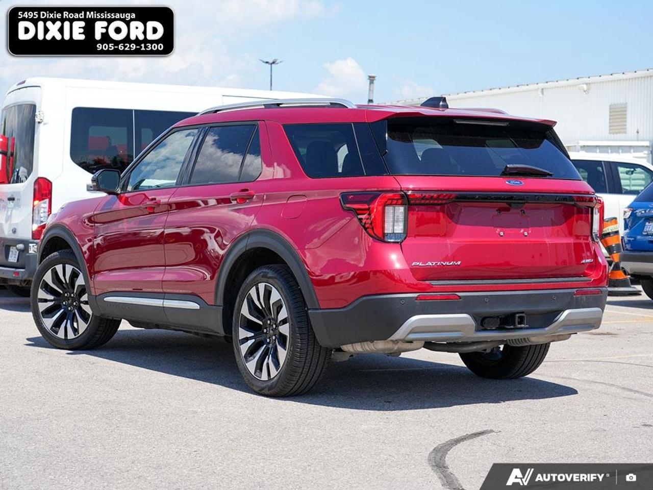 2026 Ford Explorer Platinum Photo3