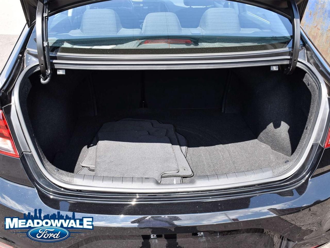2019 Hyundai Elantra Preferred Photo