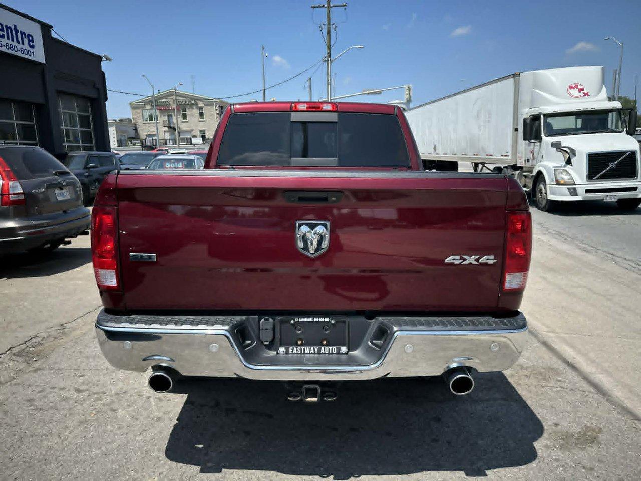 2017 RAM 1500 SLT - Photo #4