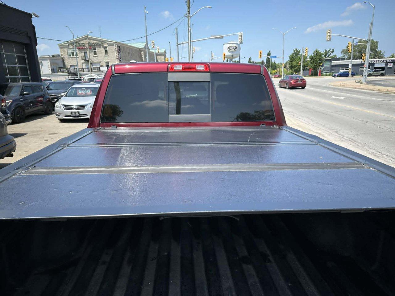 2017 RAM 1500 SLT - Photo #6