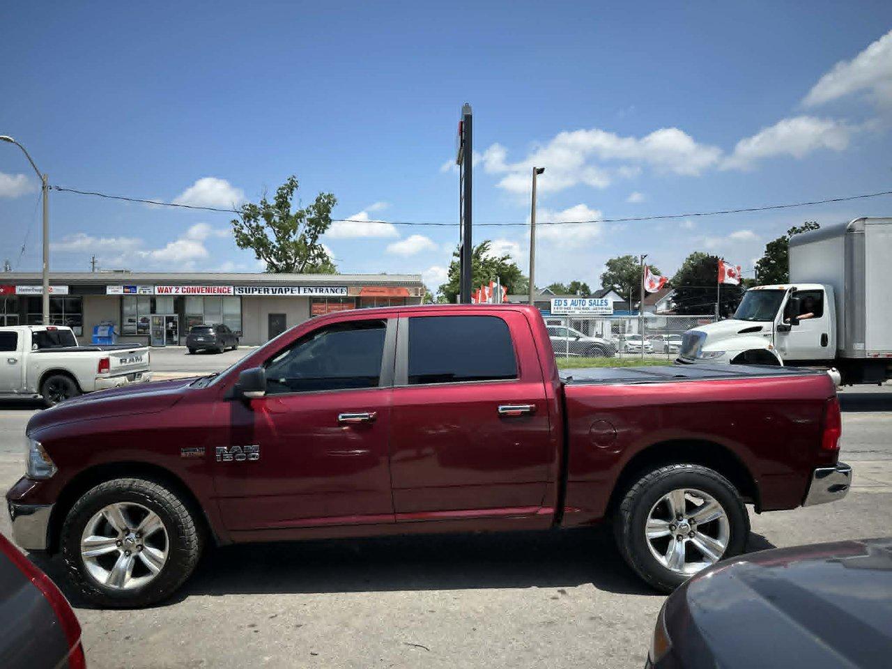 2017 RAM 1500 SLT - Photo #8