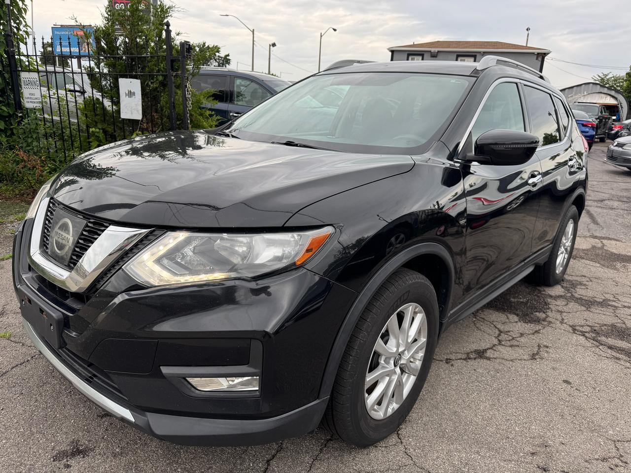 Used 2017 Nissan Rogue SV | CERTIFIED | NO ACCIDENTS | FWD for sale in Hamilton, ON