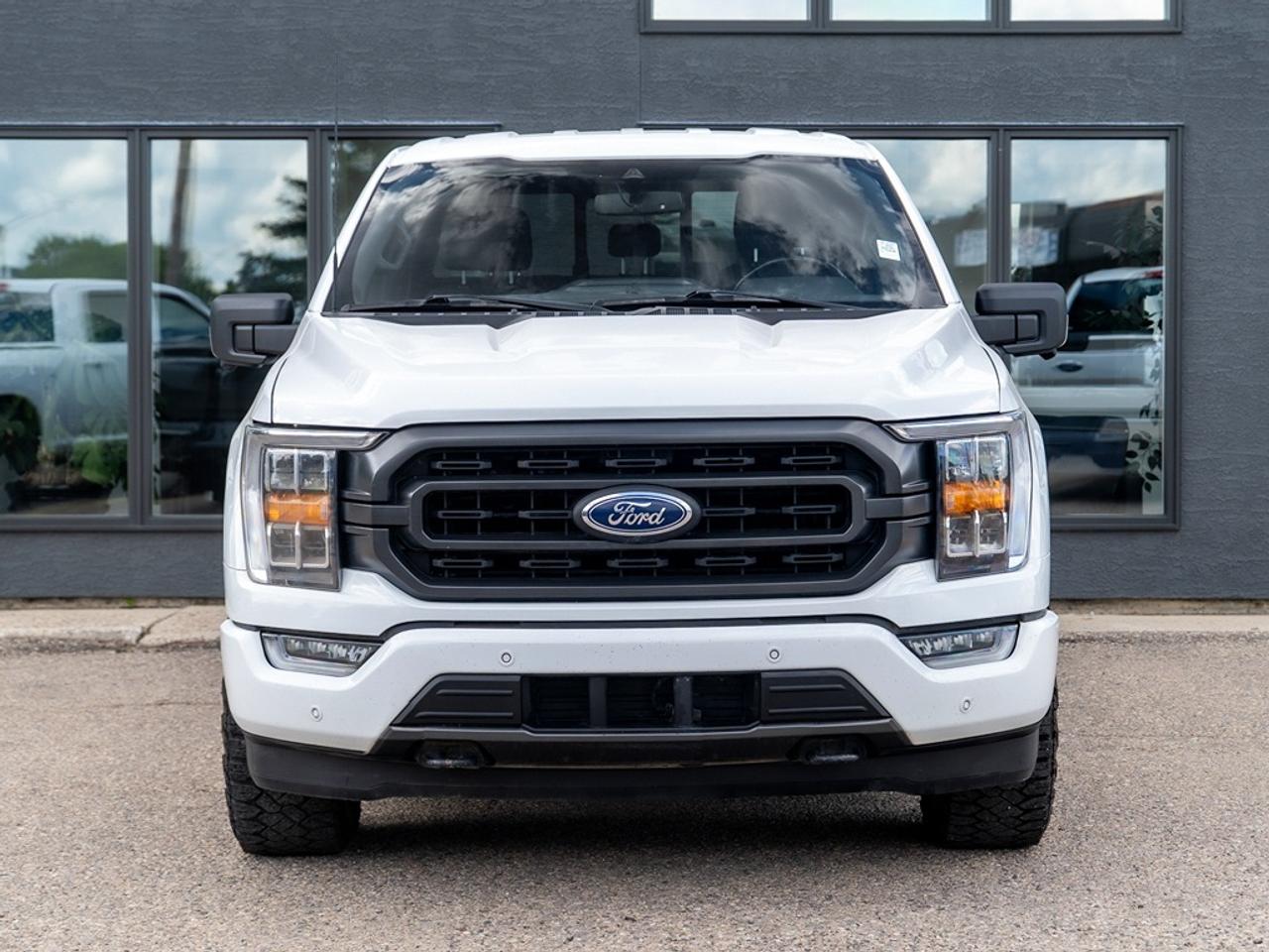 2021 Ford F-150 XLT FX4 Photo2