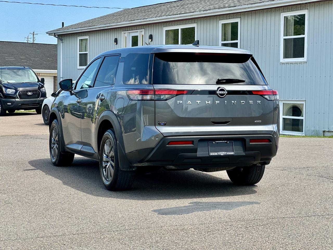 2023 Nissan Pathfinder S 4WD W/SEATING FOR 8 Photo3
