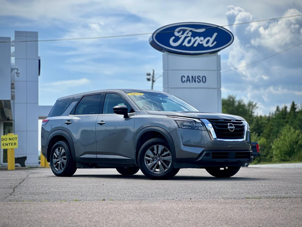2023 Nissan Pathfinder S 4WD W/SEATING FOR 8 Photo0