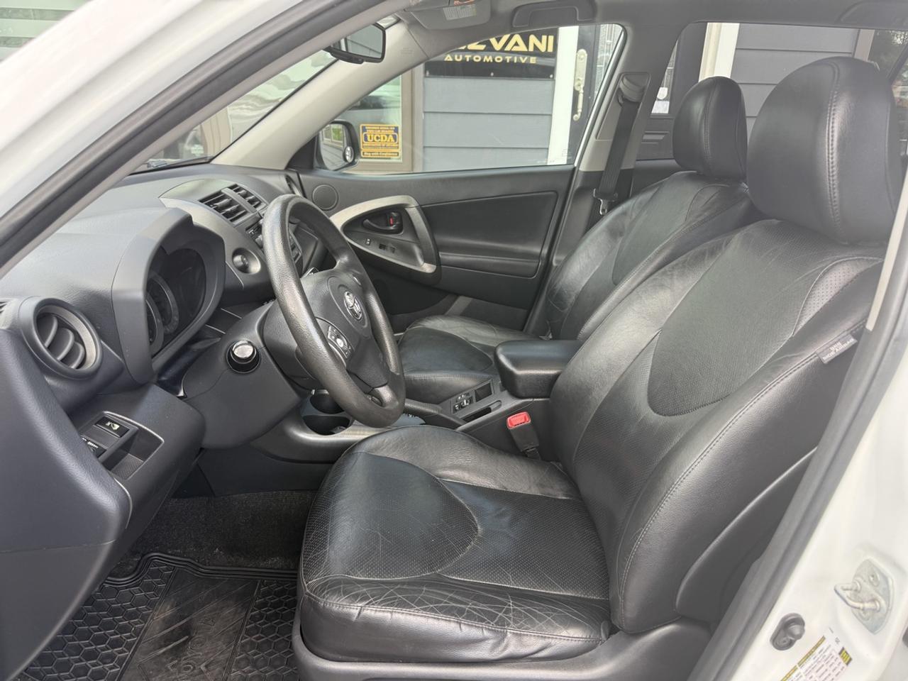 2012 Toyota RAV4 Sport Photo4