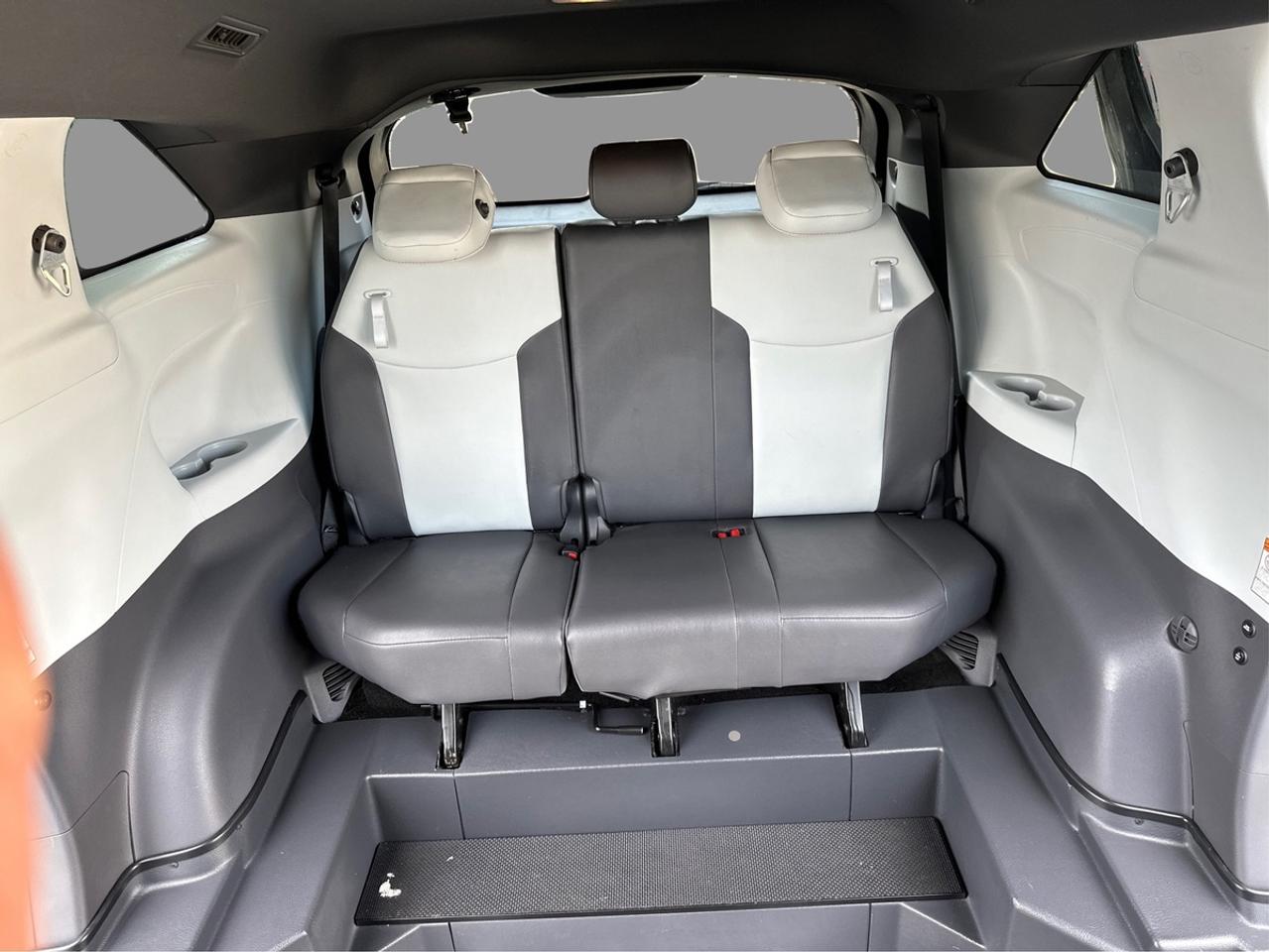 2023 Toyota Sienna  Photo