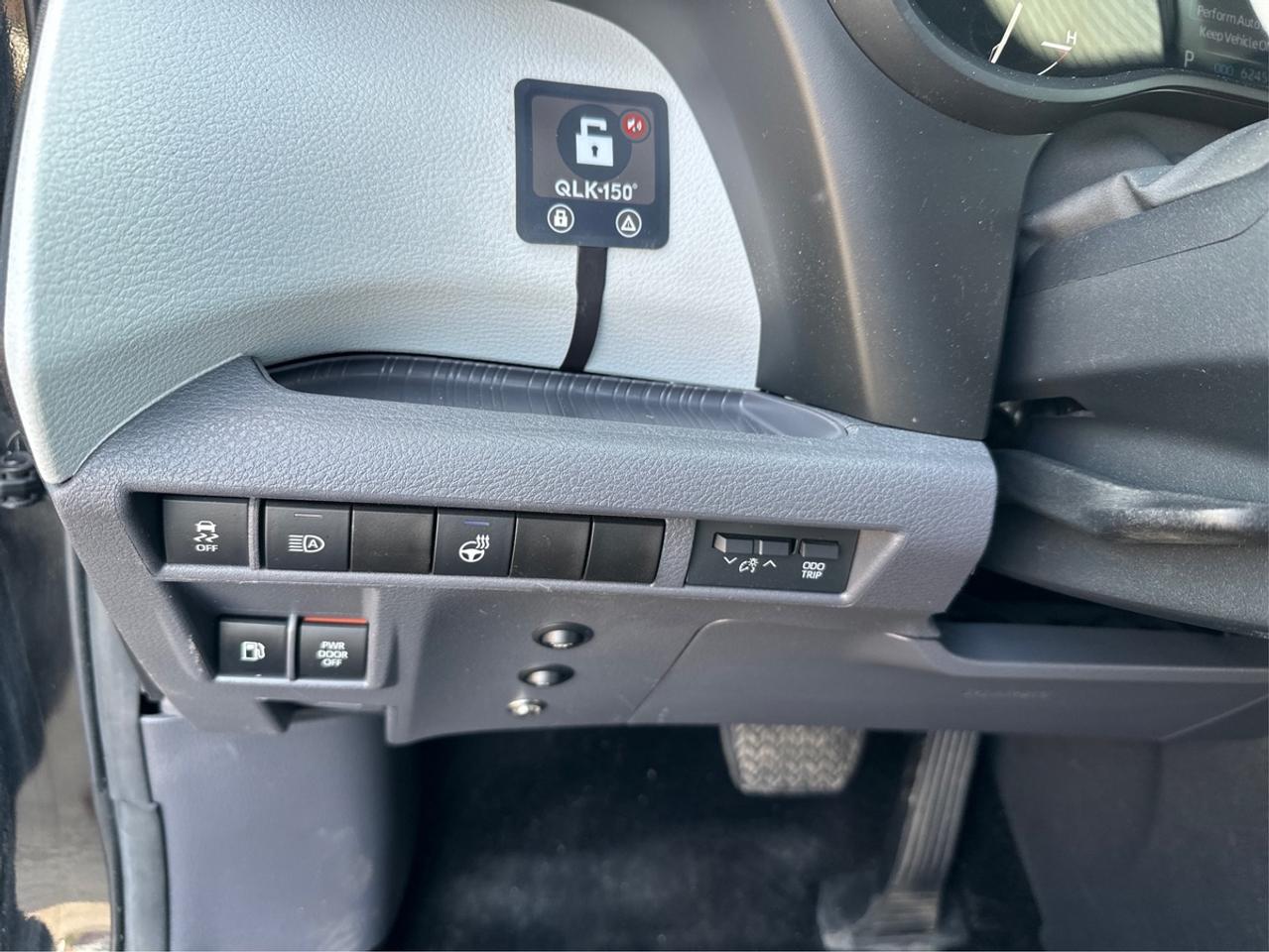 2023 Toyota Sienna  Photo