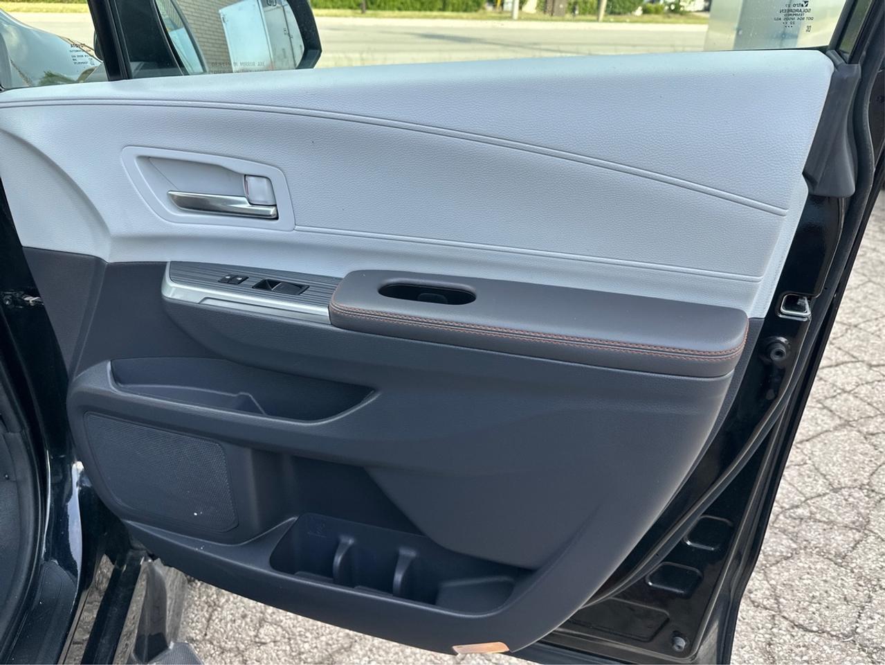 2023 Toyota Sienna  Photo
