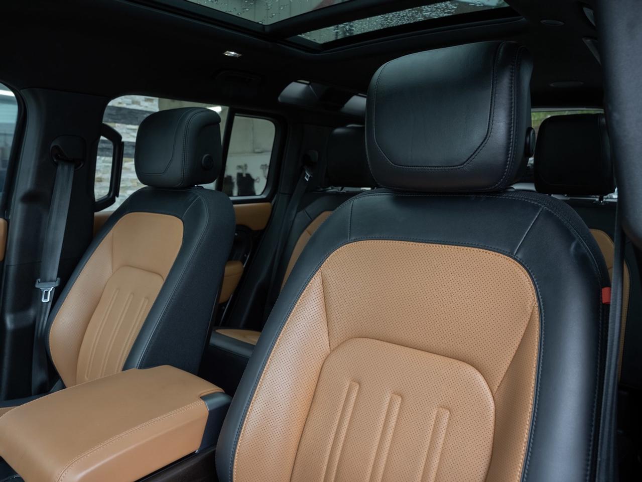 2022 Land Rover Defender 110 | X | HUD | Pano | Meridian Photo