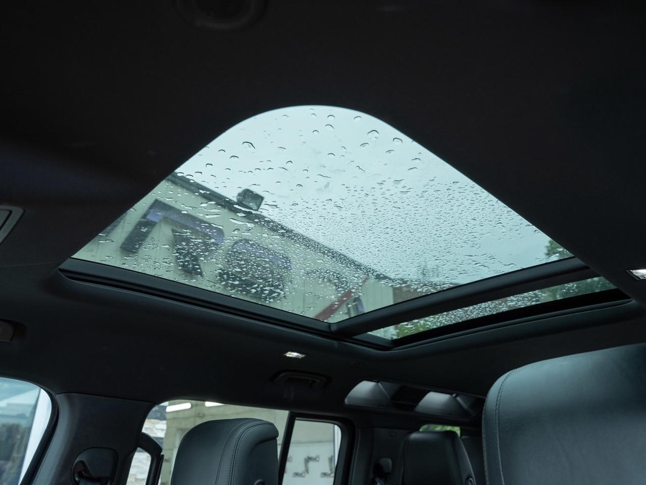 2022 Land Rover Defender 110 | X | HUD | Pano | Meridian Photo