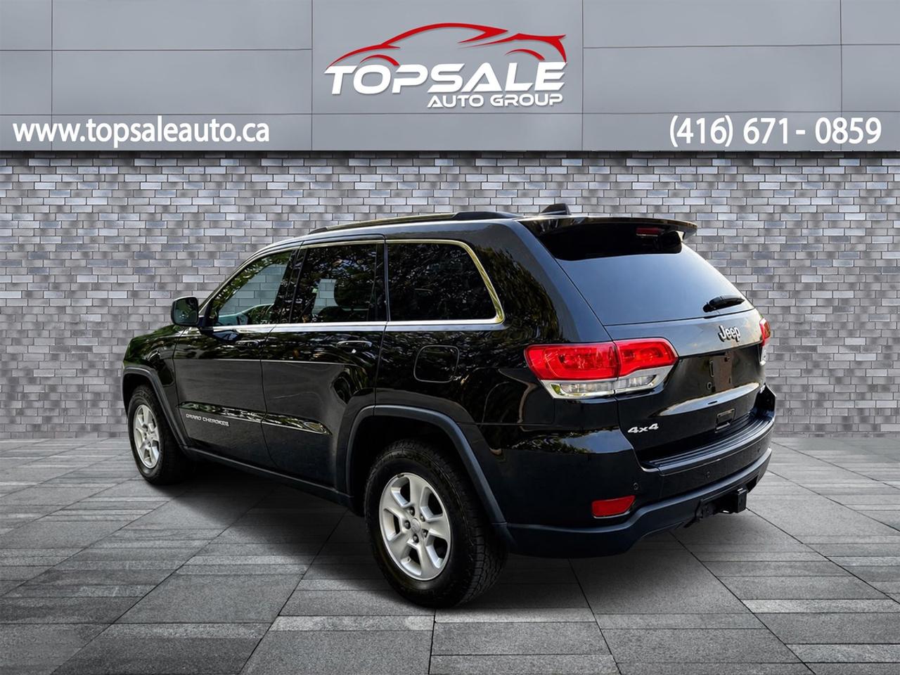 2017 Jeep Grand Cherokee Laredo Photo
