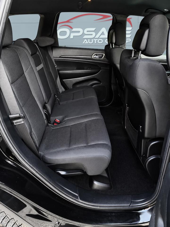 2017 Jeep Grand Cherokee Laredo Photo