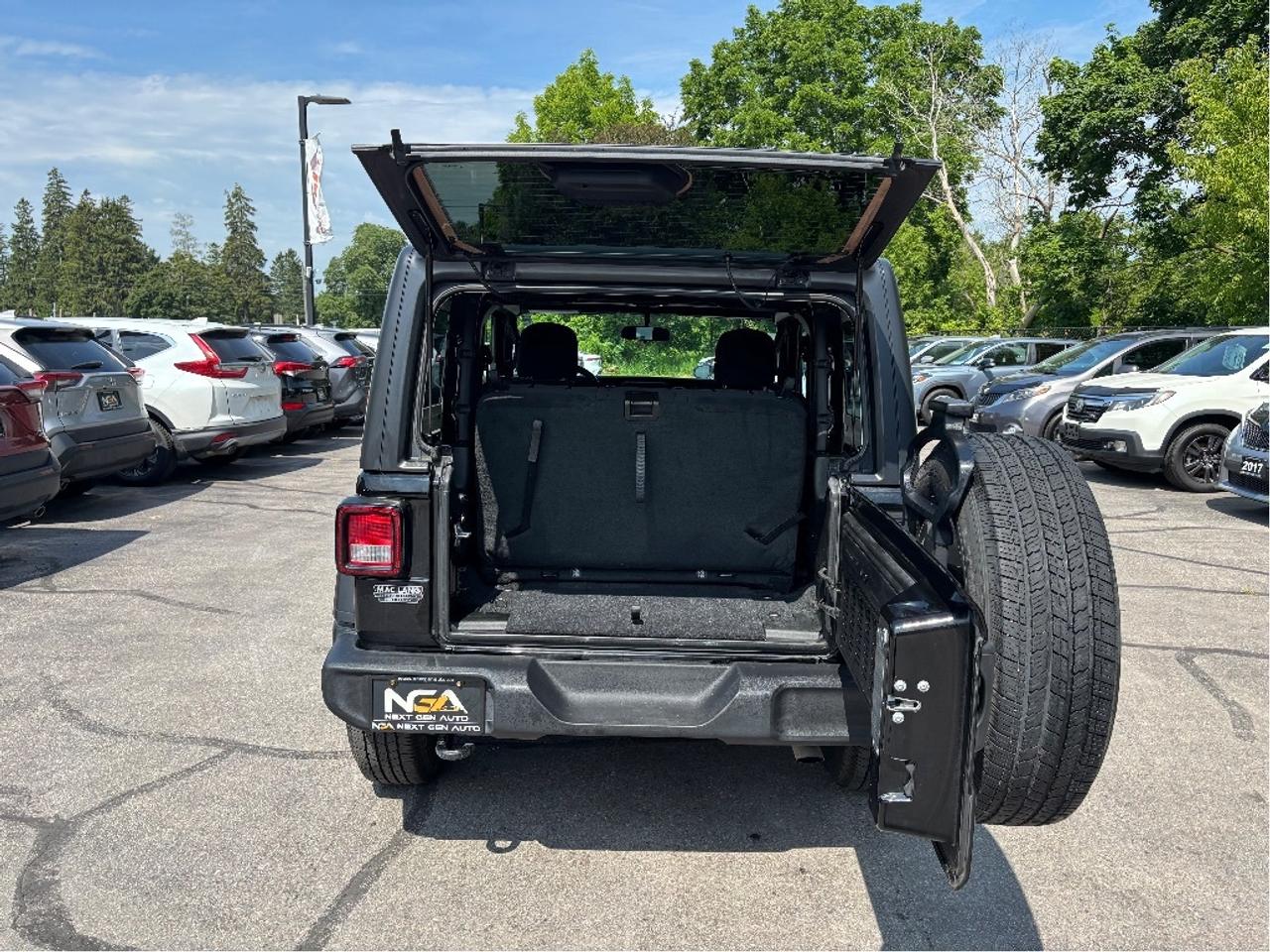 2020 Jeep Wrangler Sport S Photo