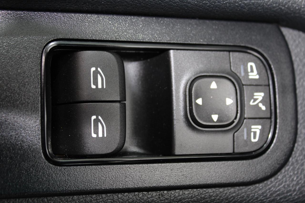 2025 Mercedes-Benz Sprinter Cargo Van 170" - FULL SIZE - DIESEL - LOW KM Photo