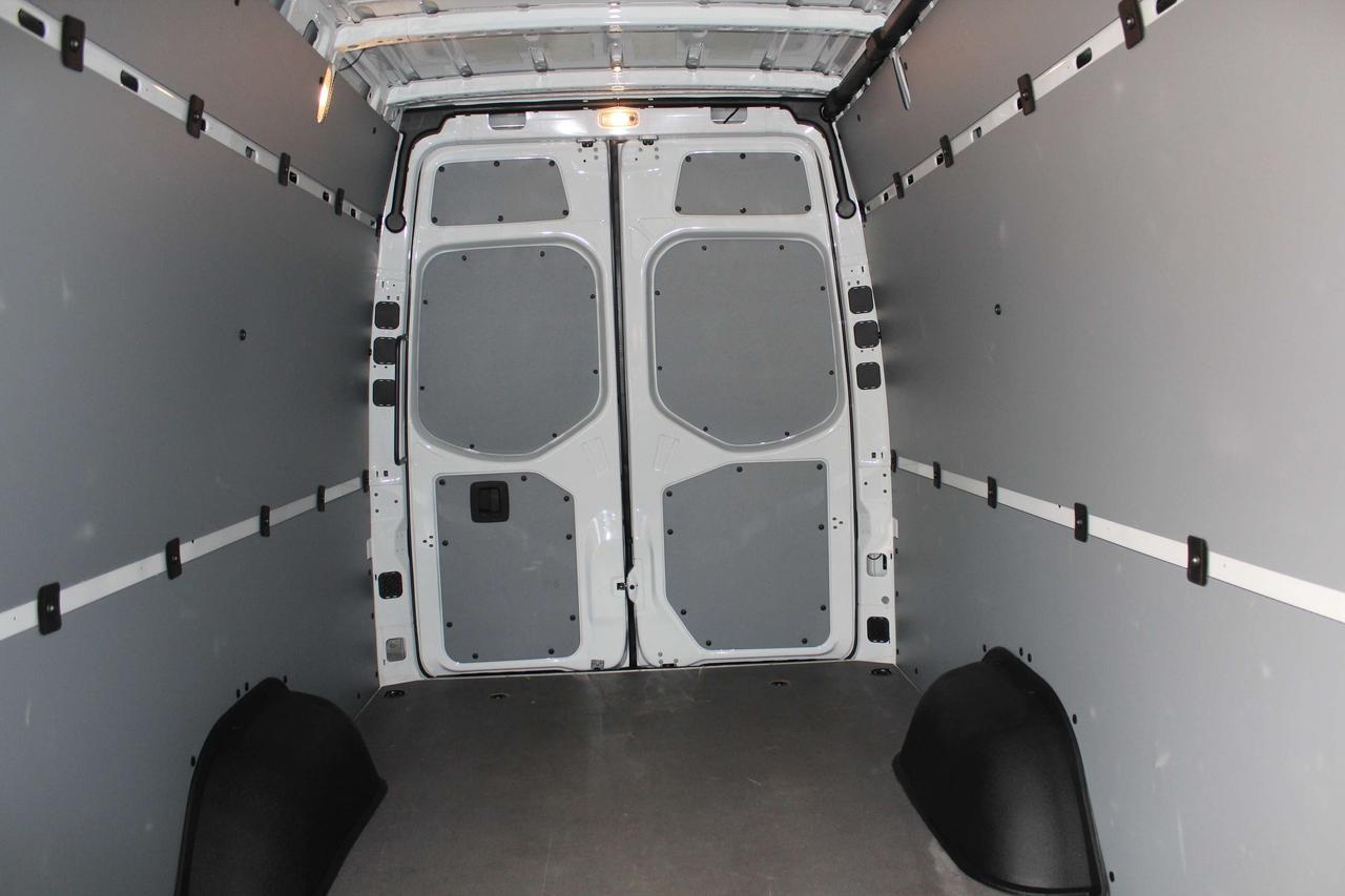 2025 Mercedes-Benz Sprinter 170" - FULL SIZE - DIESEL - LOW KM Photo