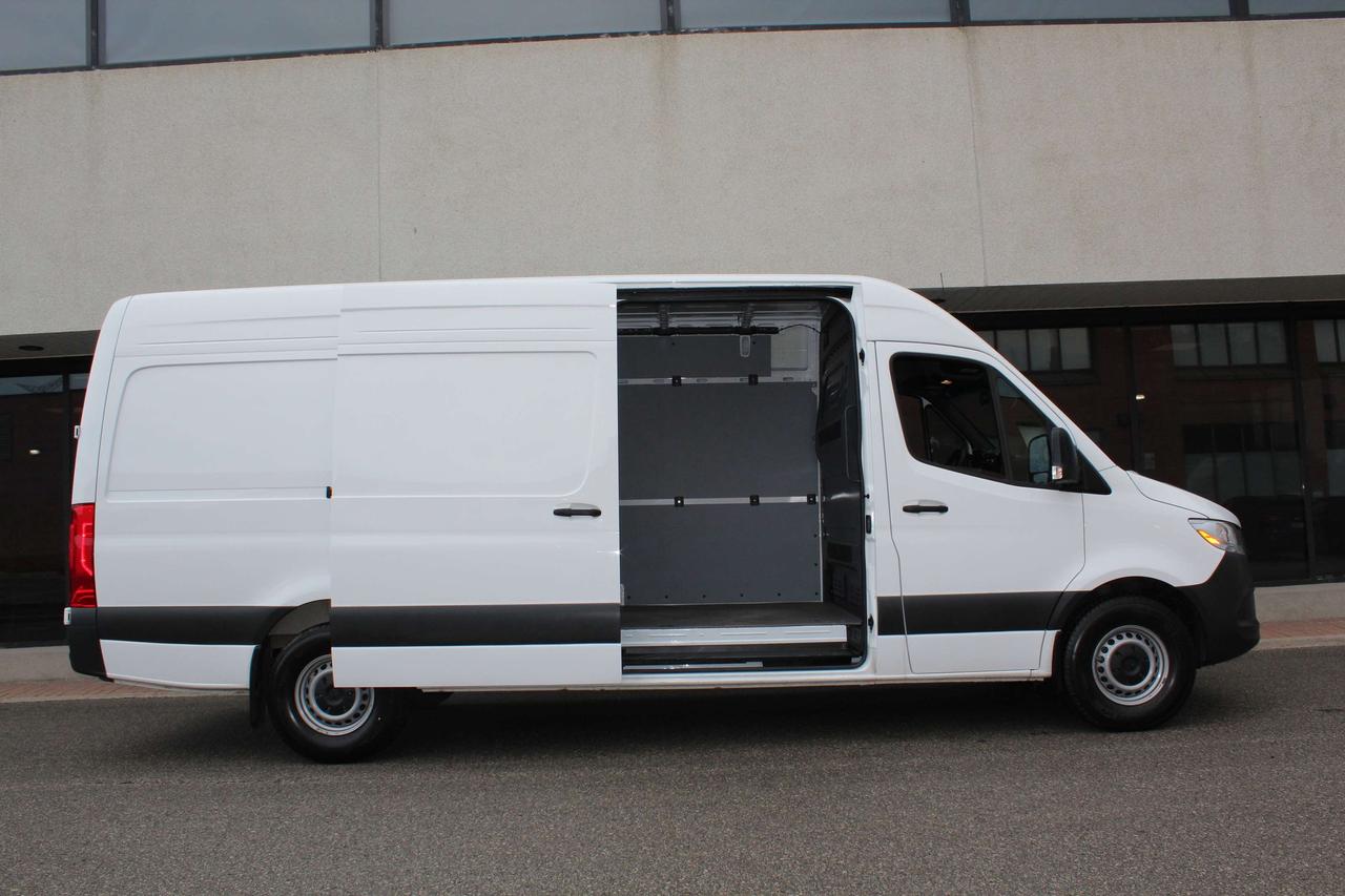 2025 Mercedes-Benz Sprinter 170" FULL SIZE - DIESEL - "LOW KM" Photo4