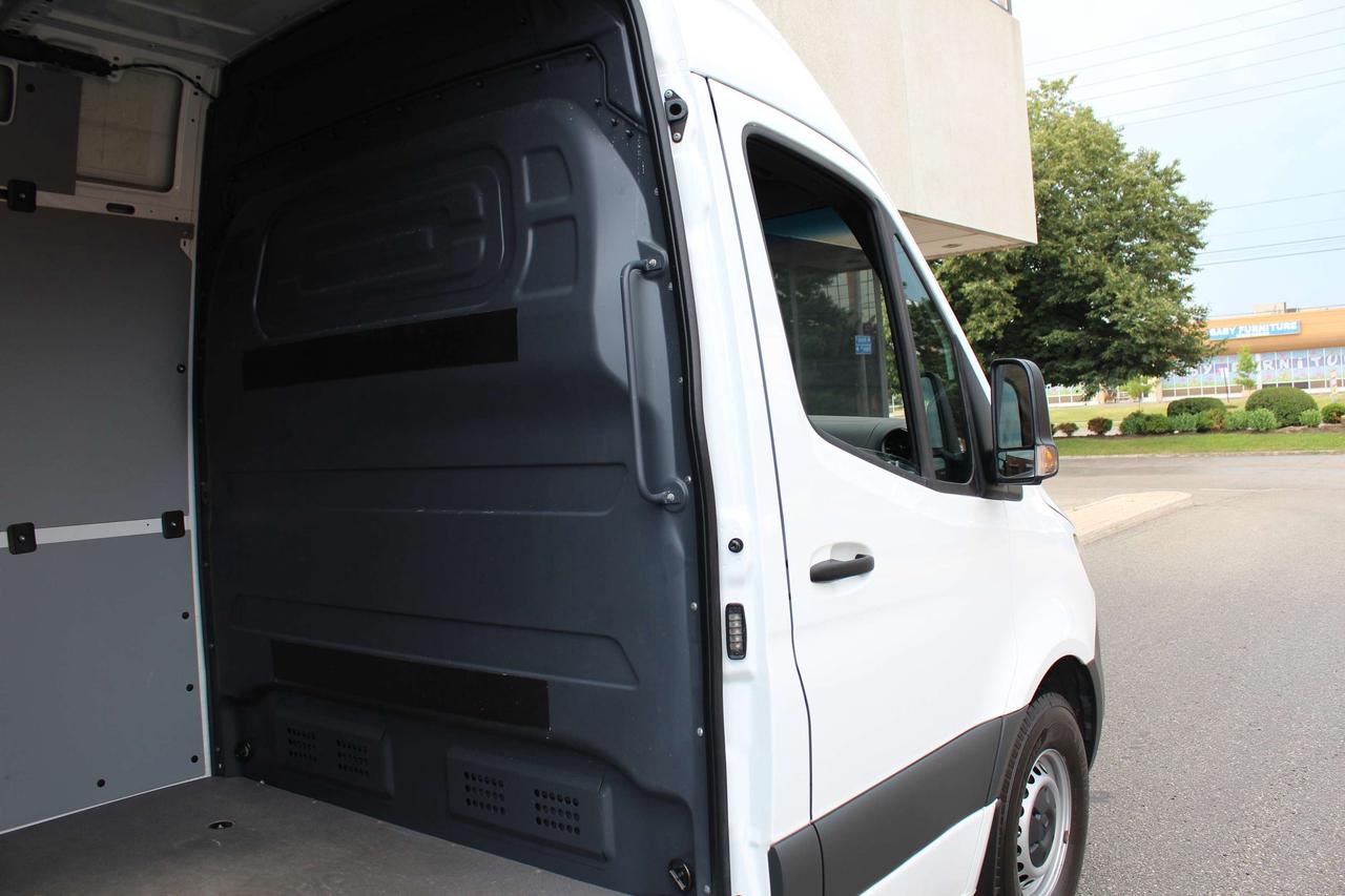 2025 Mercedes-Benz Sprinter 170" FULL SIZE - DIESEL - "LOW KM" Photo