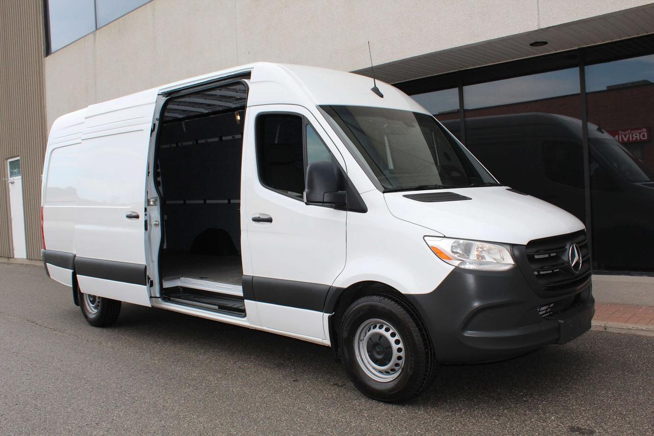 2025 Mercedes-Benz Sprinter 170" FULL SIZE - DIESEL - "LOW KM" Photo
