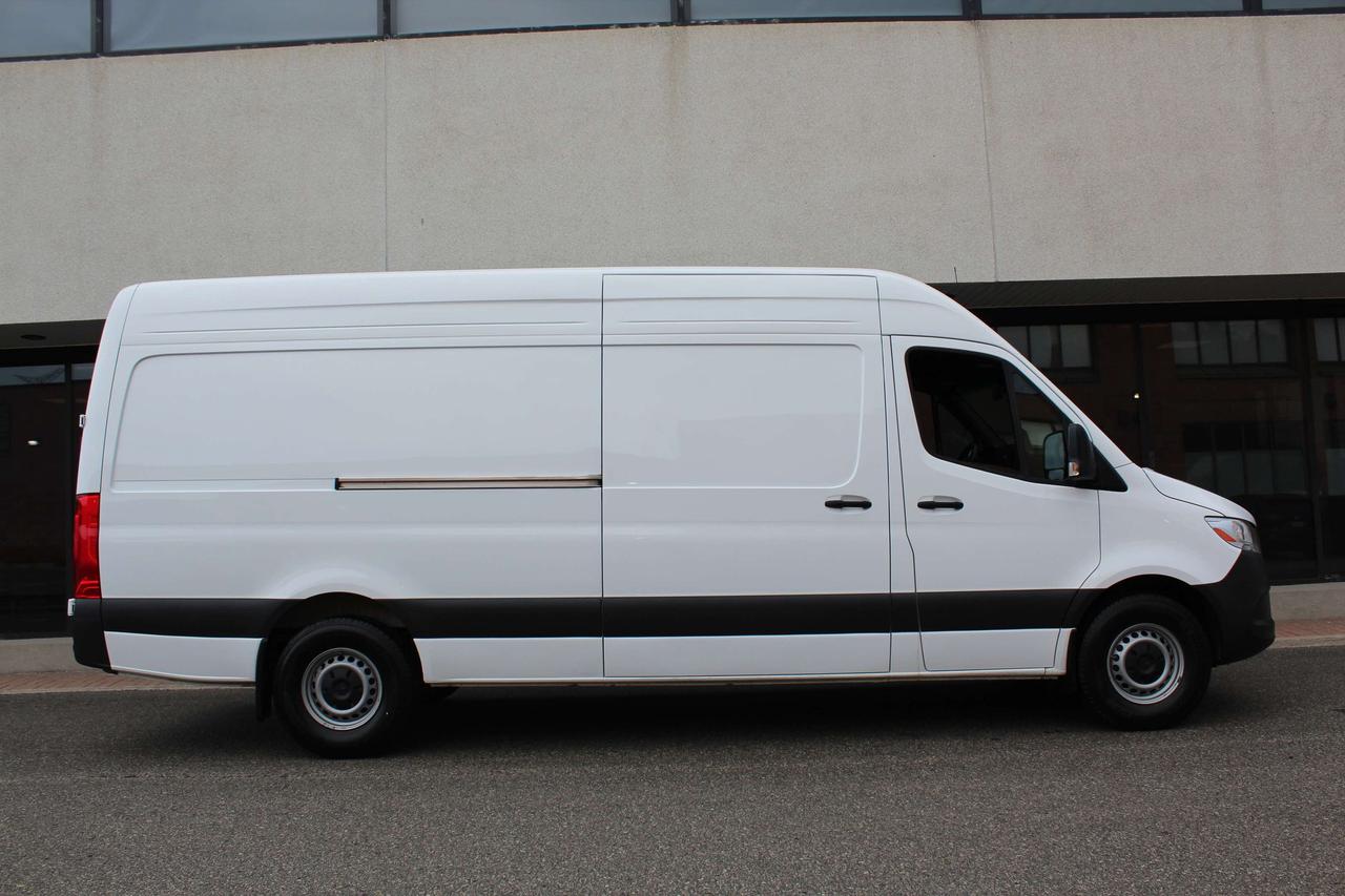 2025 Mercedes-Benz Sprinter 170" FULL SIZE - DIESEL - "LOW KM" Photo