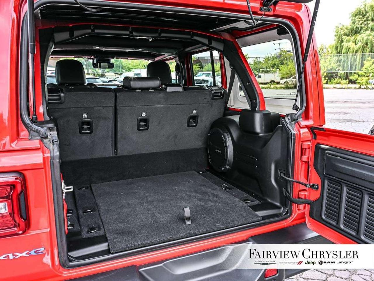 2024 Jeep Wrangler Sahara 4 Door 4x4 SKY TOP   LEATHER   BLIND SPOT   ALPINE   NAVIGATION ! Photo