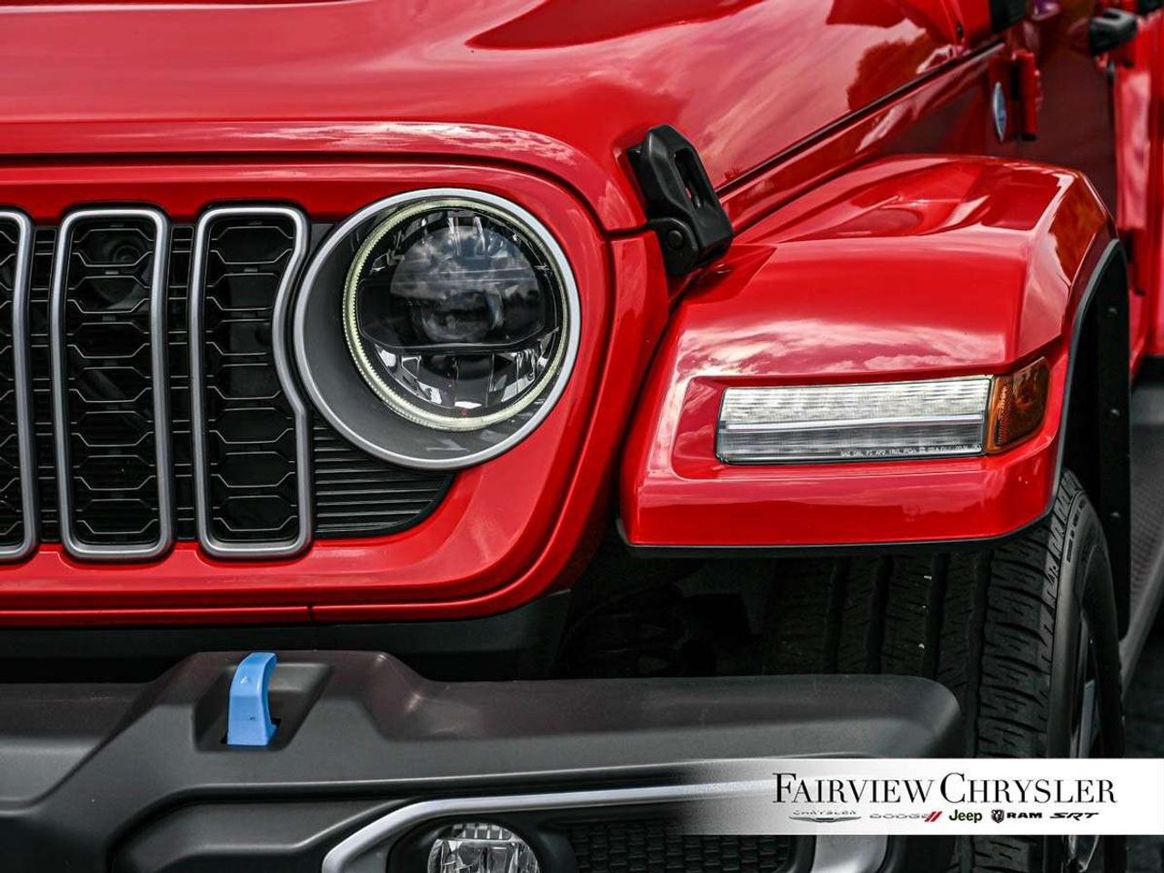 2024 Jeep Wrangler Sahara 4 Door 4x4 SKY TOP   LEATHER   BLIND SPOT   ALPINE   NAVIGATION ! Photo