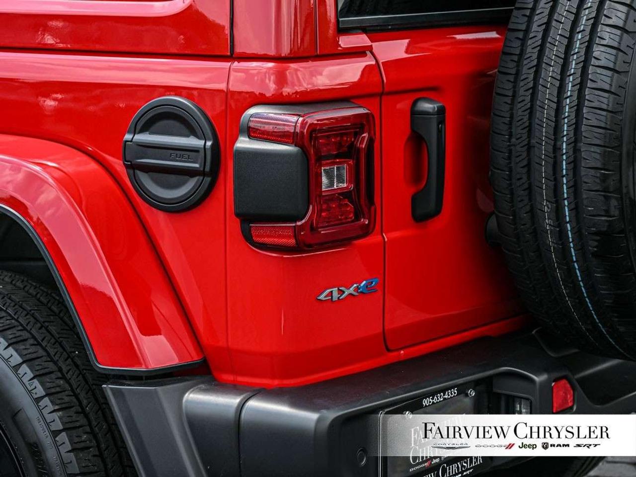 2024 Jeep Wrangler Sahara 4 Door 4x4 SKY TOP   LEATHER   BLIND SPOT   ALPINE   NAVIGATION ! Photo