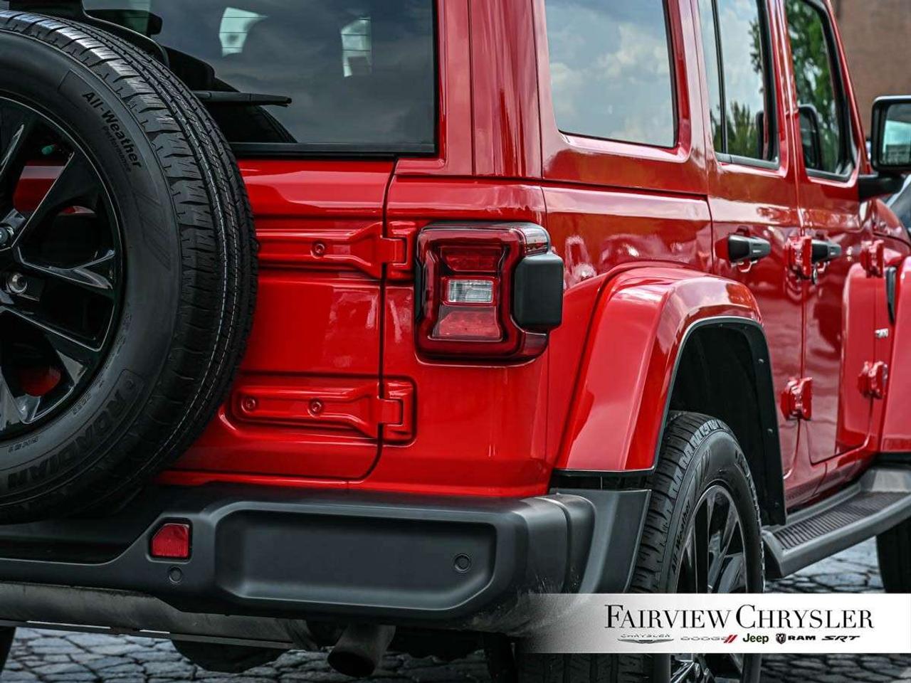 2024 Jeep Wrangler Sahara 4 Door 4x4 SKY TOP   LEATHER   BLIND SPOT   ALPINE   NAVIGATION ! Photo